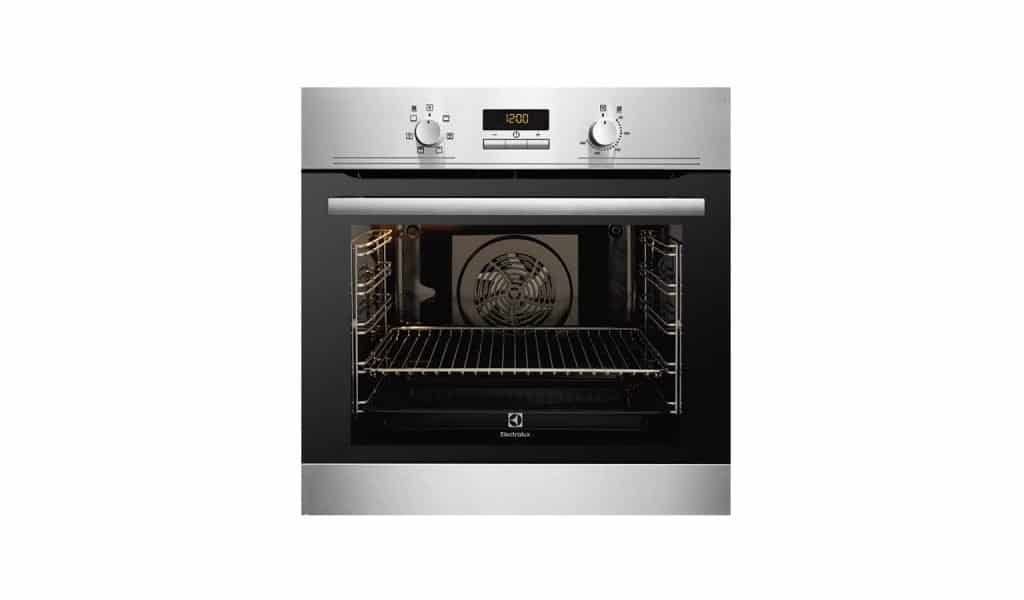 Impress your friends and family with tastier meals thanks to the Electrolux built-in oven. Single vs Double Oven - Shop Journey