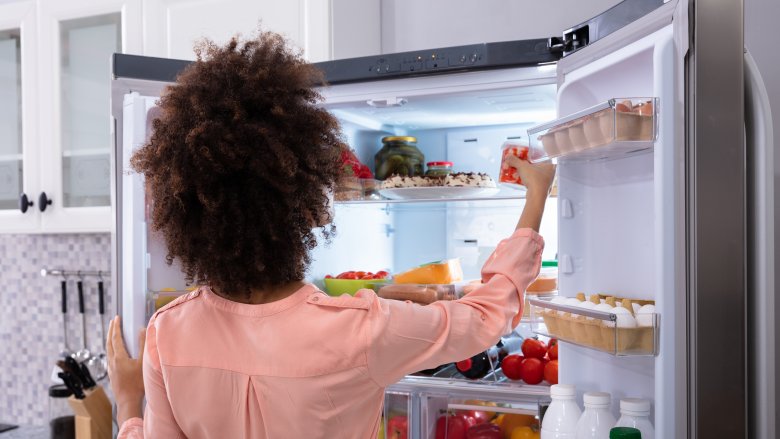Hot food going in a refrigerator - Reduce the Fridge Power Consumption